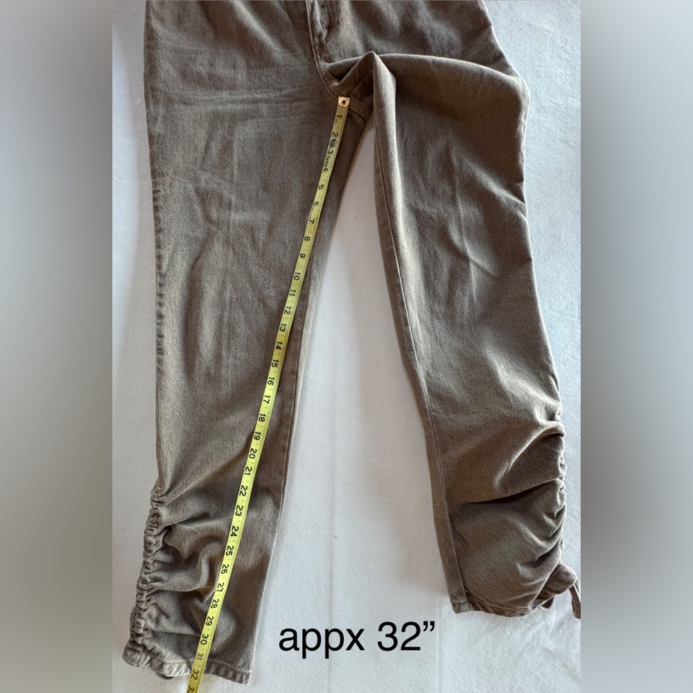 Newport News Taupe Brown Ruched Tapered Leg Denim Jeans (10) - Picture 9 of 16